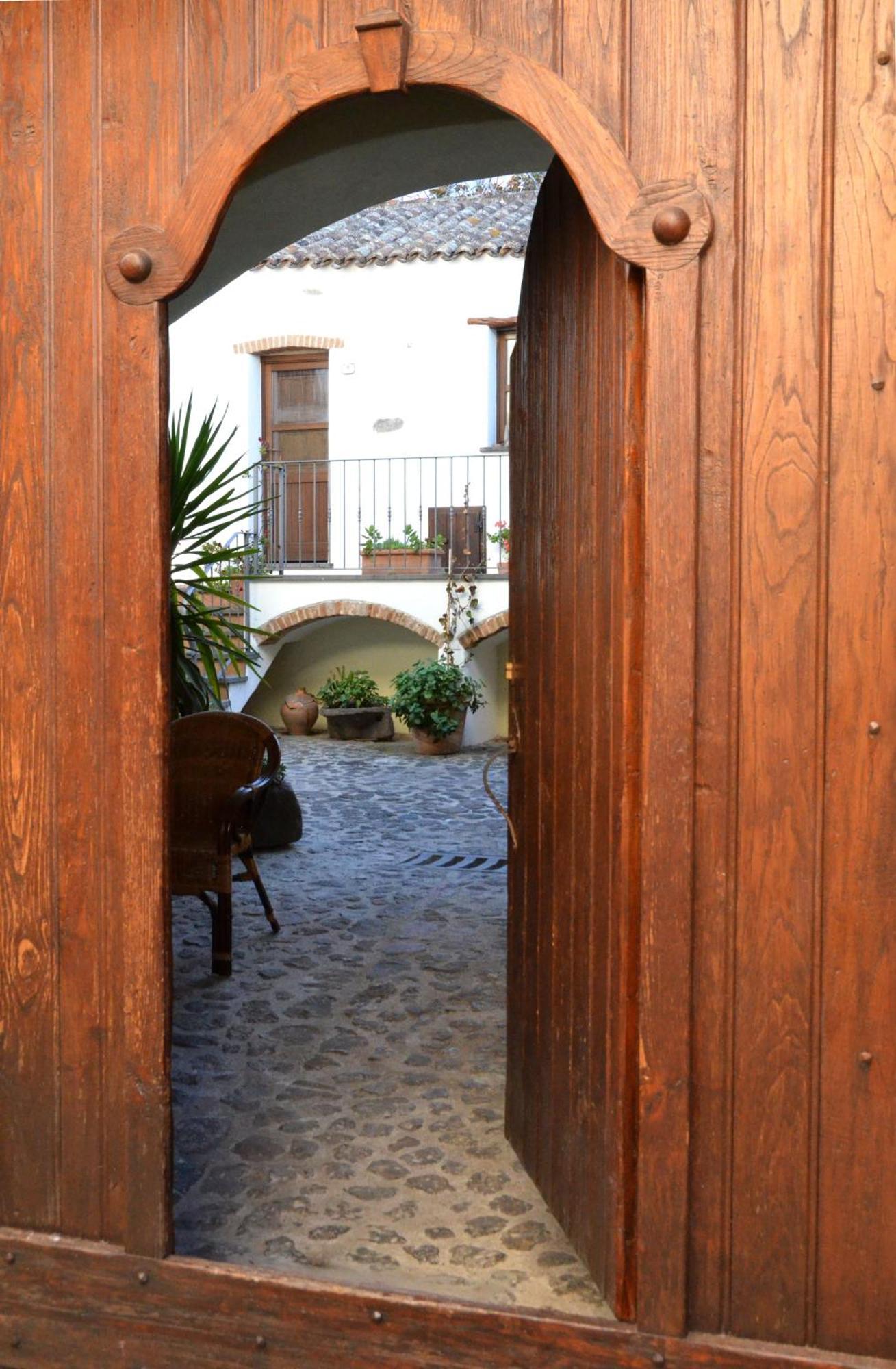 Antico Borgo Hotel 2*